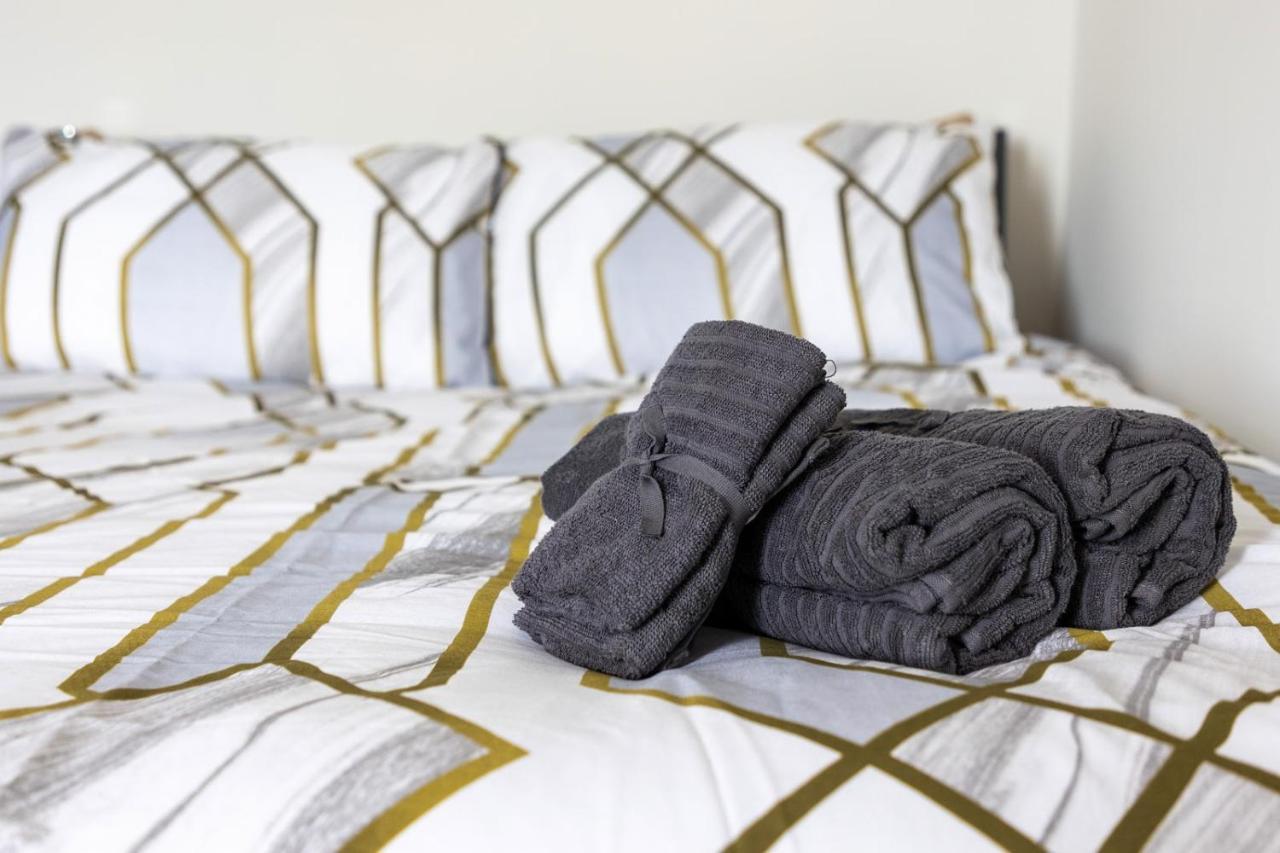Апартаменты Entire Luxurious Flat Sleeps 4 Persons Лондон Экстерьер фото