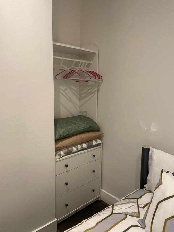 Апартаменты Entire Luxurious Flat Sleeps 4 Persons Лондон Экстерьер фото