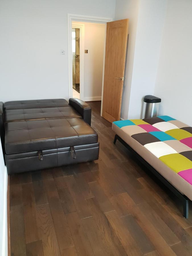 Апартаменты Entire Luxurious Flat Sleeps 4 Persons Лондон Экстерьер фото